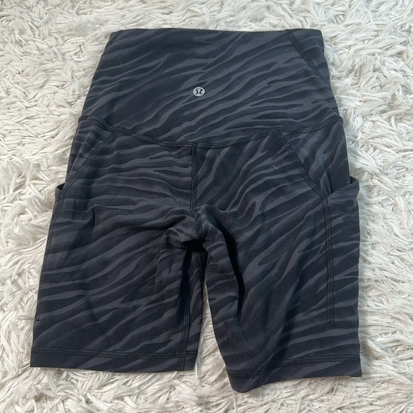 Lululemon Align High Rise Short 6" *Pockets Le Tigre Camo Deep Coal Multi - Picture 3 of 5
